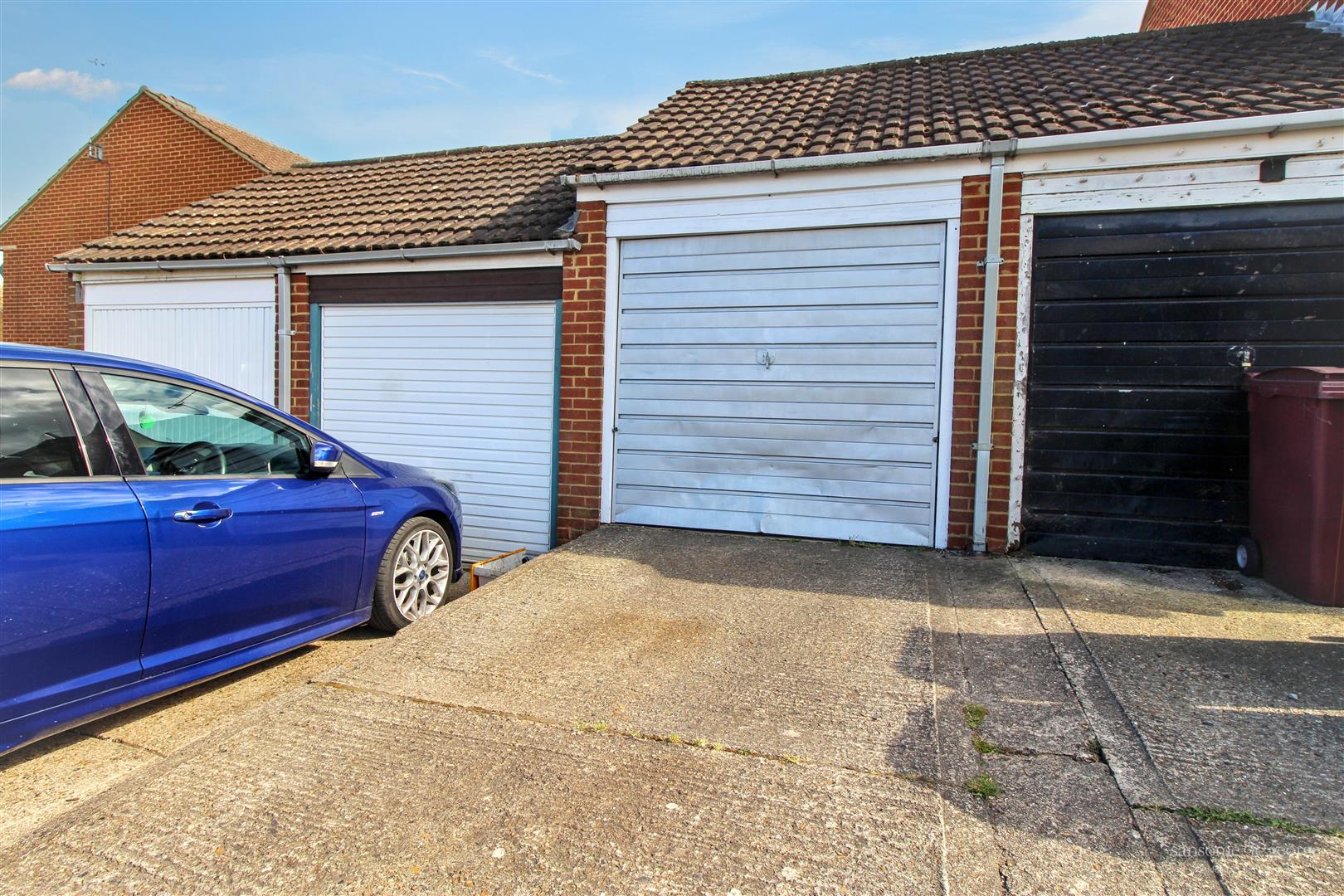 Minton Close, Tilehurst, Reading